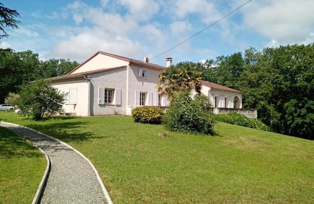 LE CHEMINARD