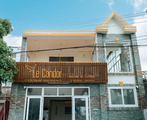 Le Condor 's House & Coffee