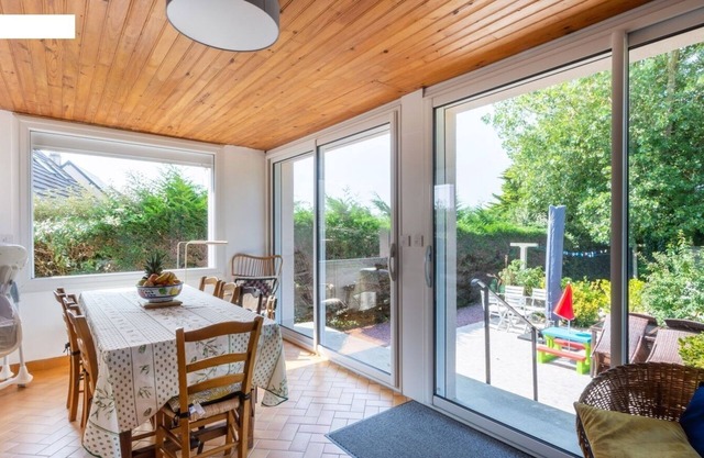 Le Crépuscule. 300m from the beach, pets allowed.