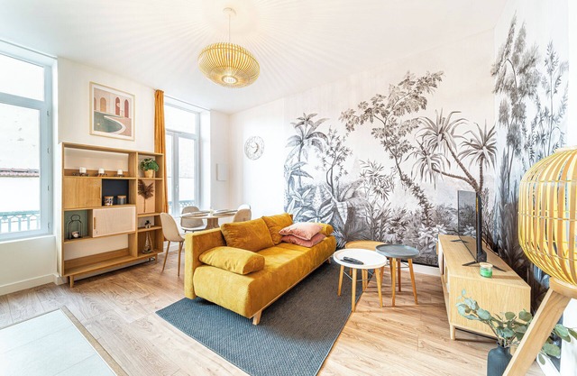 Le Marietton cosy apartment a stone's throw from Valmy metro station