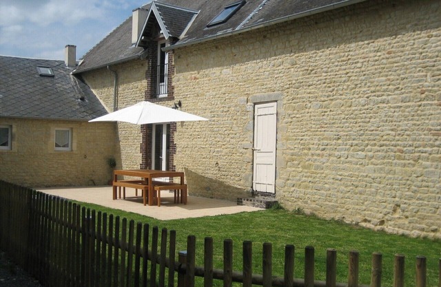 Le Pressoir - La Ferme du Château sleeps 4/12 people