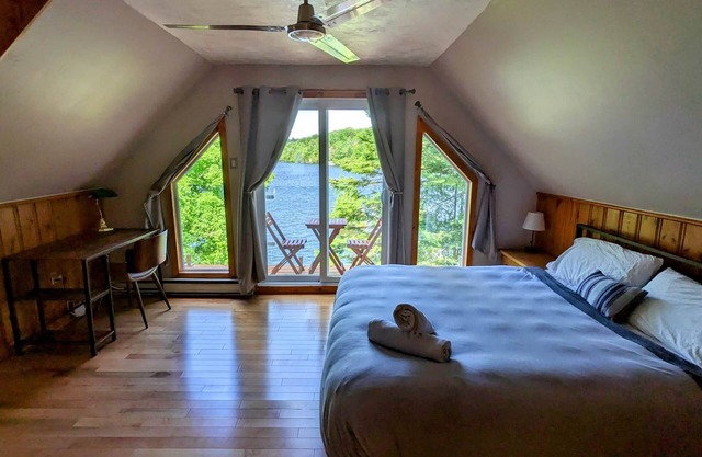 Le Sanctuaire de L'artisan Luxury Waterfront Accommodation