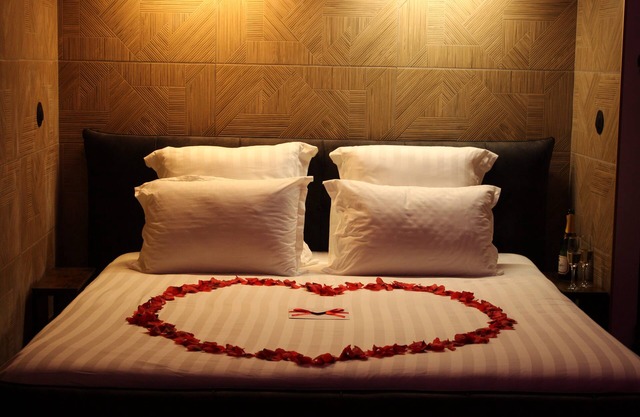 Le Spa'Cieux Suite & Spa - Love room with spa, sauna and hammam