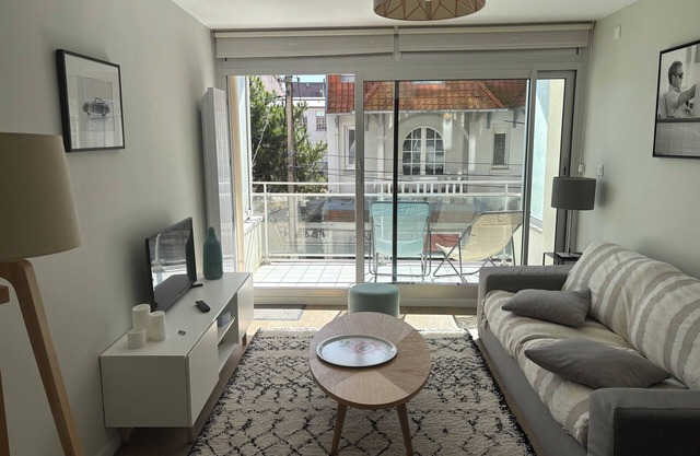Le Touquet T2 completely renovated, parking, south balcony