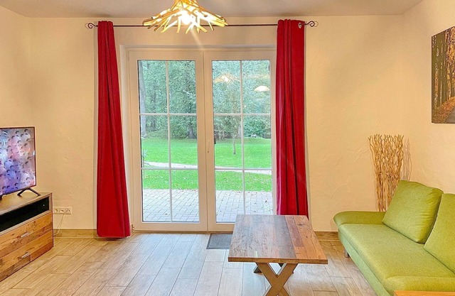 Leaf hut tree 1 - Leaf hut