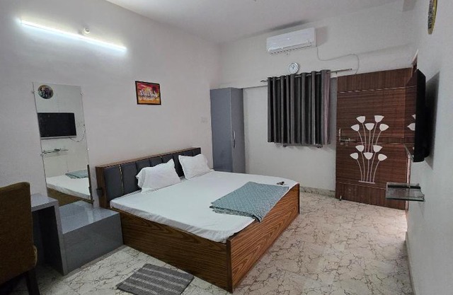 Leela home stay - Single room with washroom