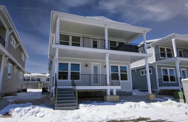 Legacy Beach Lookout #8 - 6 bed, 6 bath - Private Hot Tub! (Sleeps 24)