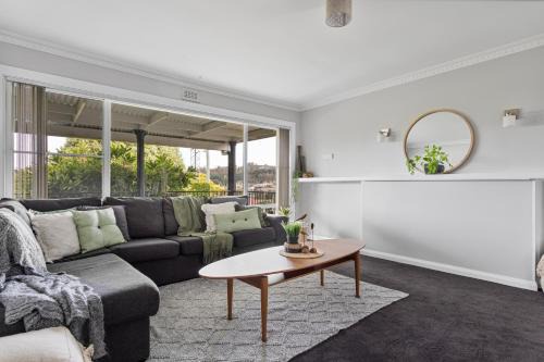 Legana Lodge - A home away from home - Catering for up to 12 guests