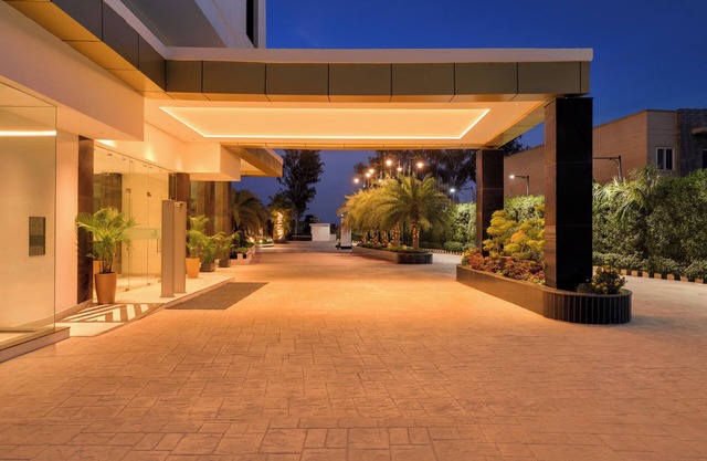 Lemon Tree Hotel Chandausi