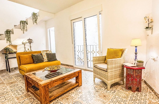 Lemon Tree Patio, Andalusian Traditional Cottage in the heart of Olvera