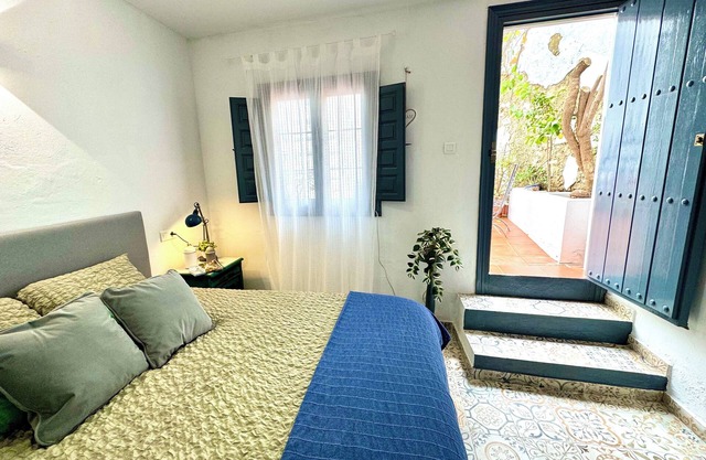 Lemon Tree Patio-Mountain View, Delightful home in Olvera-Cadiz-Andalucia-Spain