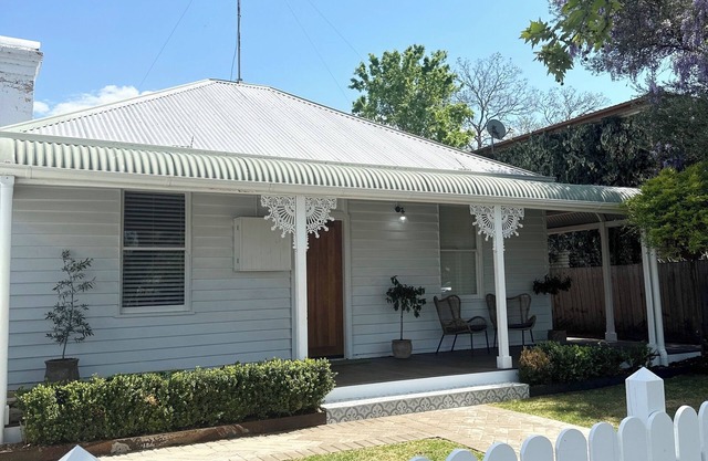 Liberty on Brae, the perfect little cottage stay.