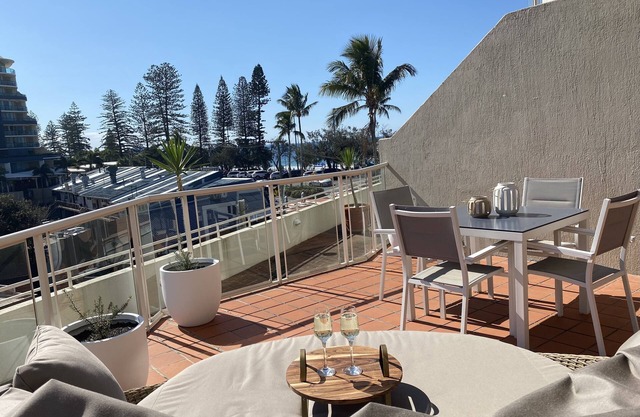 License To Chill Couple’s Escape in Mooloolaba