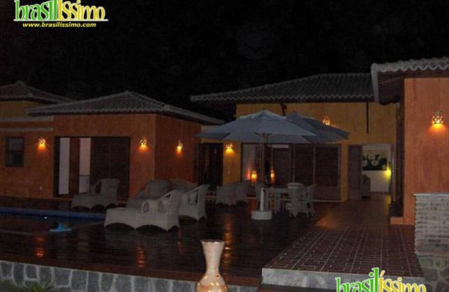 Lida waterfront home in Santo André