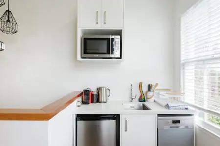 Light-filled Renovated Villa Walk to Ponsonby Road