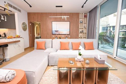 Lilac Breeze 1BR - Stylish Stay with Balcony Near Saadiyat Beach & Louvre Abu Dhabi