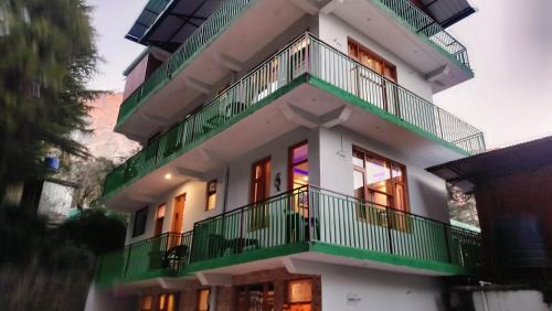 Lill Sparrow by Verdant escapes hospitality