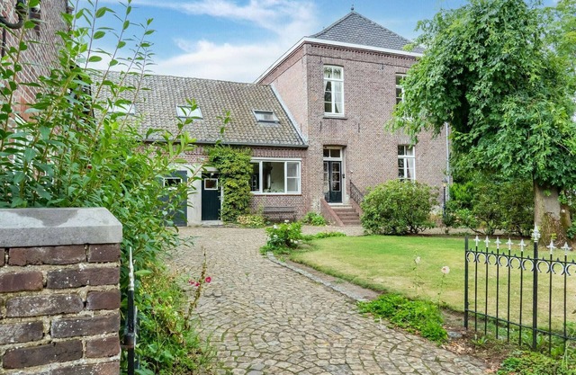 Limburg Mansion with Spa near Forest