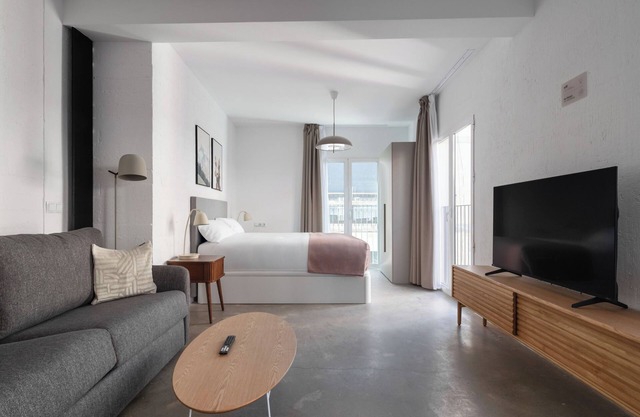 Limehome Almeria C. Hernán Cortés