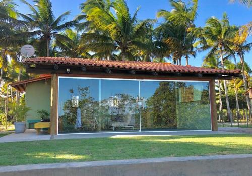 Linda casa de 2 QUARTOS na beira d'água - Condominio Mar Doce!