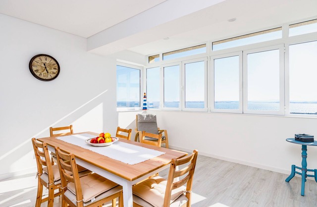 Lindo Apartamento a 10 Minutos de Lisboa com Explêndidas Vistas Sobre o rio Tejo