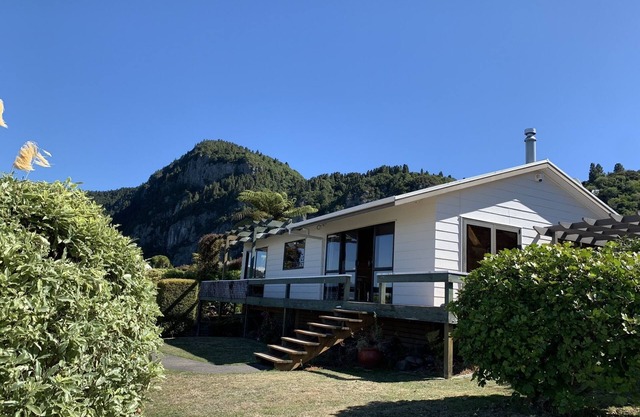 Linga-Longa Lakeside Retreat