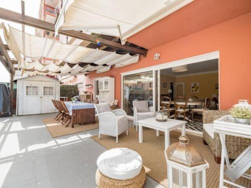 Lisbon Coast, 3 bedroom apartment with large terrace