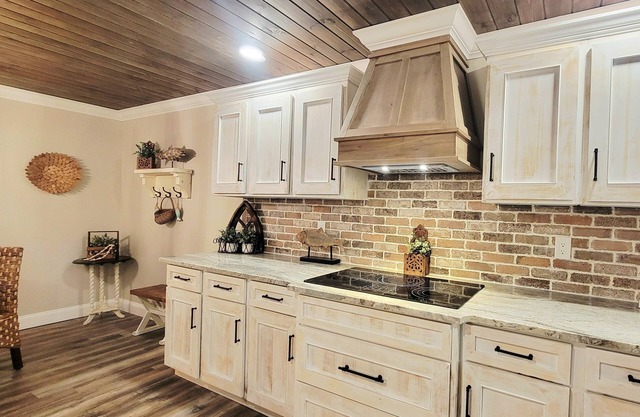 "Little River Lodge" on Weiss Lake, Private Dock. Crappie Capitol of the World.