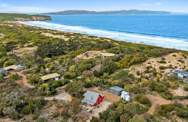 'Little Secret' Charming Clifton Beach Sanctuary