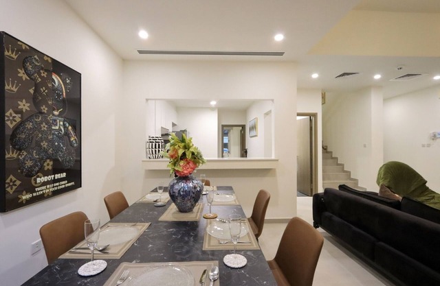 Livbnb- Classy 3BR+Maid's Villa with Private Patio