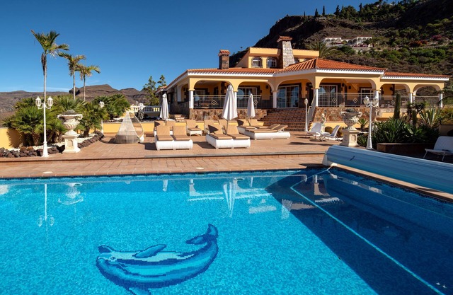 Live with sea views in one of the finest urbanizations of Gran Canaria