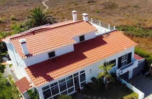 Living Lodge Portugal - King Size w/Private Shower