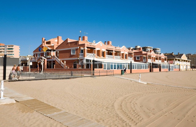 Lloyds Beach Club Aparthotel