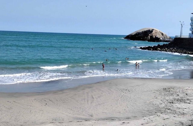 Located in the beach/surf town of Punta Hermosa. 5 minuet walk to the beach!