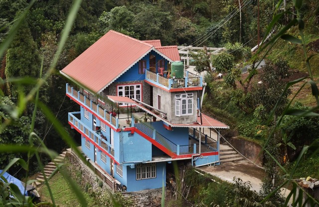 Located in the heart of Darjeeling surrounded by greenery.