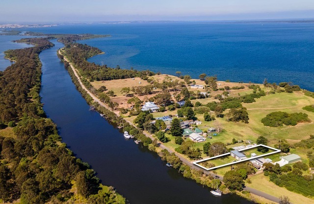 Located on the world-famous Silt Jetties