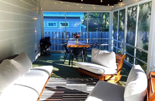 Location, location!nModern & cozy home in Pittsford, NY.