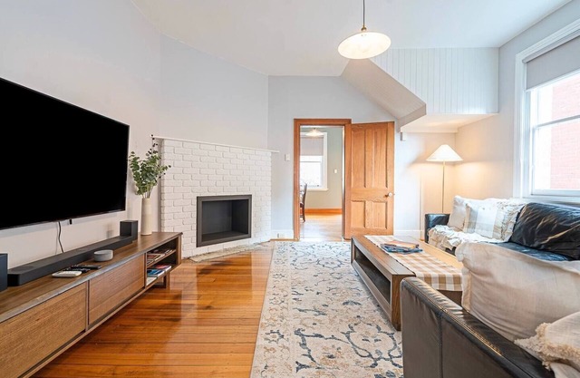 Lochner Corner Restful Hideaway near Dining and CBD