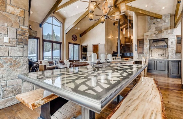 Lodge at Lewis Ranch By Silvercrest Lux CO~Ski in/out & Hot Tub ~ Sleeps 26
