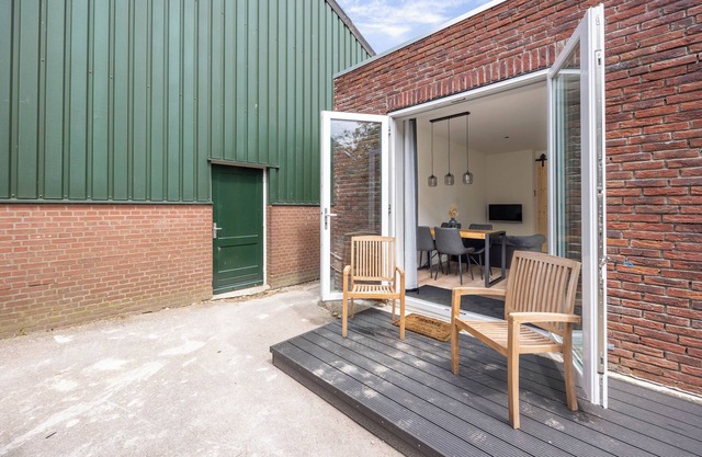 Lodging 9: Spacious 2-person apartment.