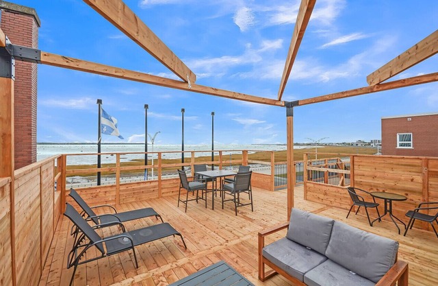 Loft 203 | Rooftop | Downtown