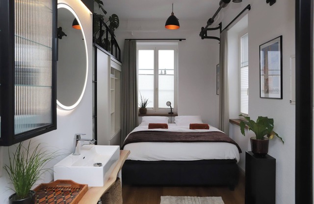 Loft apartment in industrial design, 43 m², high-quality furnishings, close to the train station