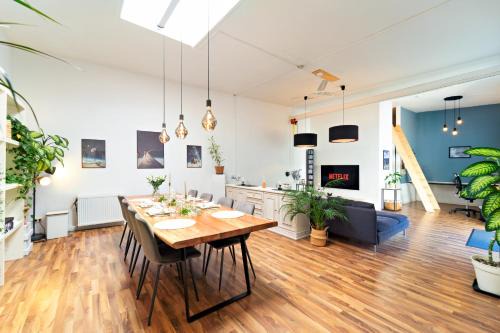 Loft House 170qm, Central, Own Garden, Parking lot