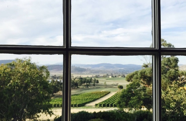 Loft Over The Vines - private relaxing escape