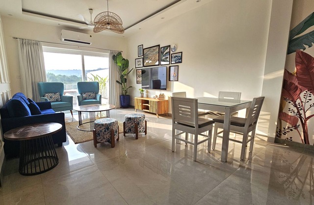 Loft Style Duplex w Forest View - The Open House