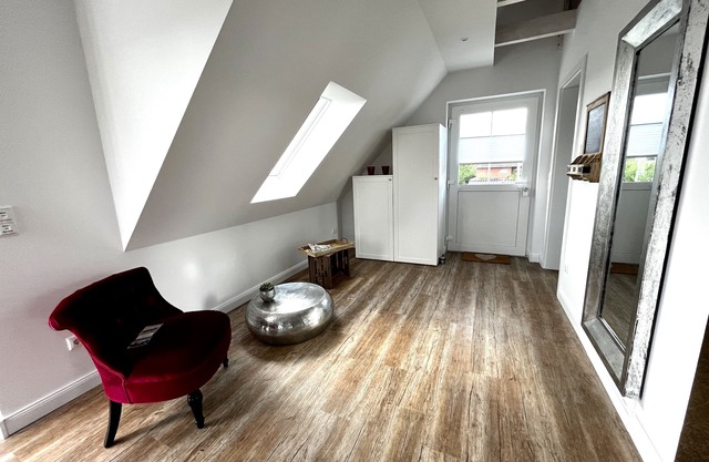 Loft with river view (vessel & dike)