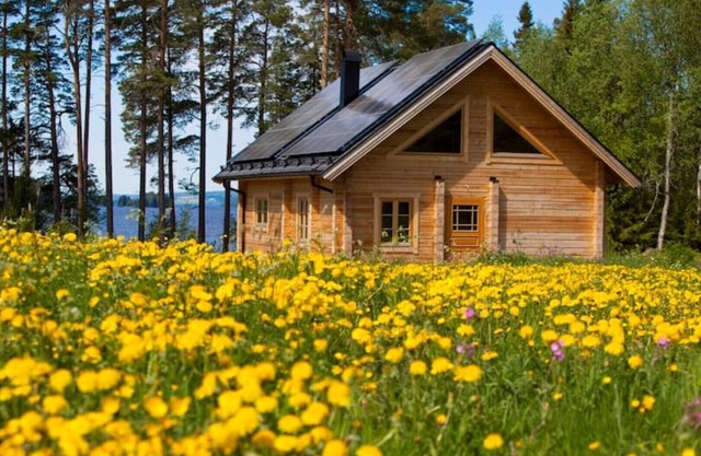 Log cabin by the lake - comfort surrounded by nature!