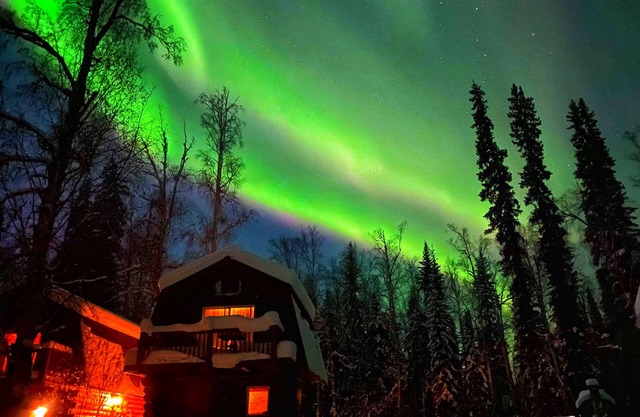 LOG CABIN on the beautiful Chena River! Sleeps 4* AURORA viewing