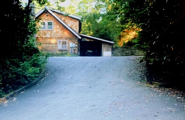 Log Home near Beautiful Lake Logan
