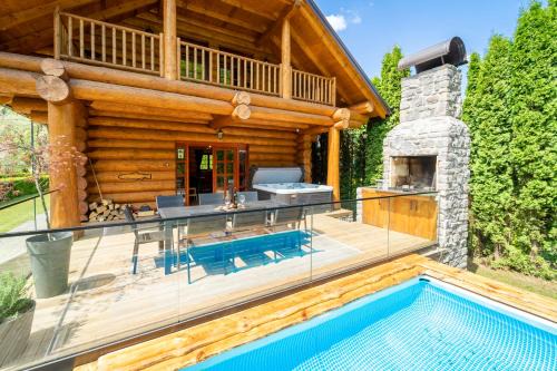 Log House The River Pearl